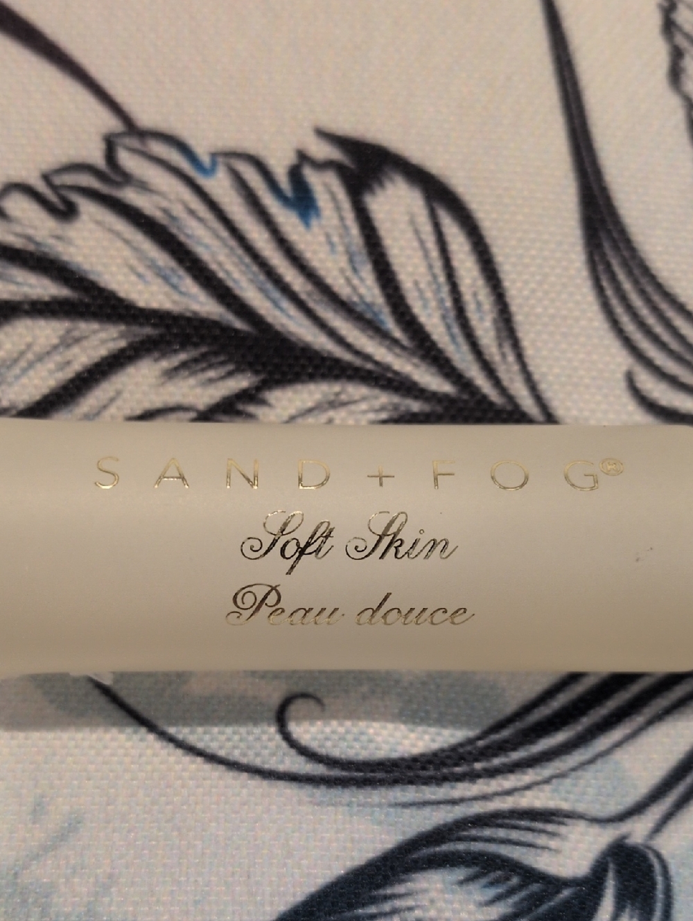 SAND+FOG Soft Skin Perfume Oil Roller - Picture 1 of 2